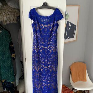 Tadashi Shoji Blue Lace Stretch Evening Gown - Size 10 but very stretchy!